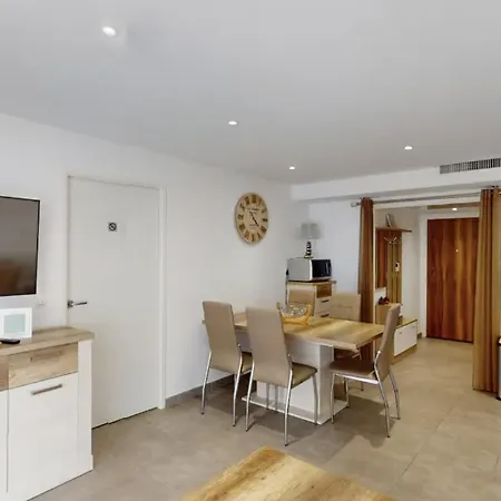 Lumineux 3 Pieces Avec Terrasse Et Parking - Proche *