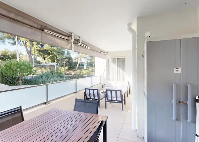 Apartment Lumineux 3 Pieces Avec Terrasse Et Parking - Proche