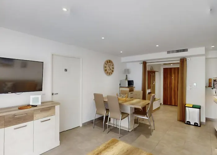 Lumineux 3 Pieces Avec Terrasse Et Parking - Proche *
